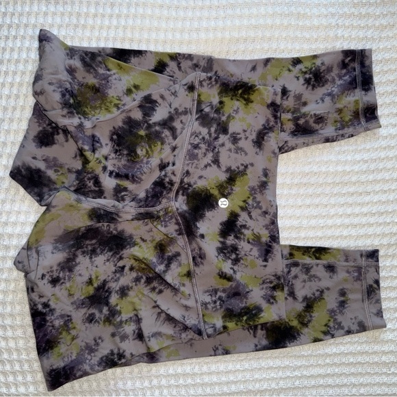 Lululemon Align Super-High-Rise Pant
Radial Tie Dye Mauve Grey Multi - Picture 6 of 7